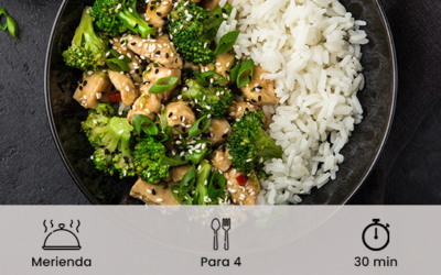 Arroz con verduras y salsa de coco y limón