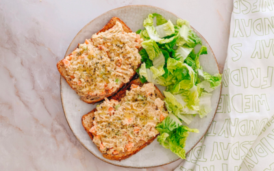 Tostadas con ensalada de garbanzos