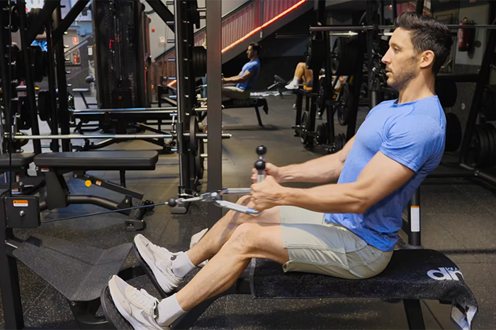 Remo sentado con polea Remo sentado con polea